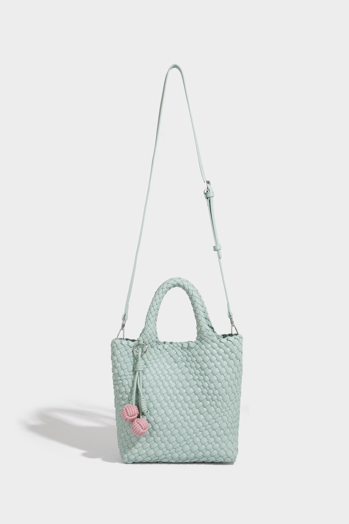 Handmade Woven Shoulder Bag for Women Vegan Leather Tote Bag Large Beach Travel Handbags and Purses Designer Basket Bucket Bags
