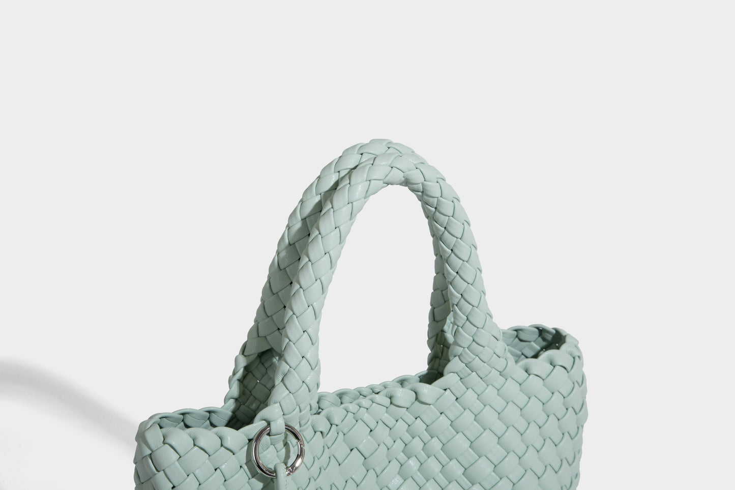 Handmade Woven Shoulder Bag for Women Vegan Leather Tote Bag Large Beach Travel Handbags and Purses Designer Basket Bucket Bags
