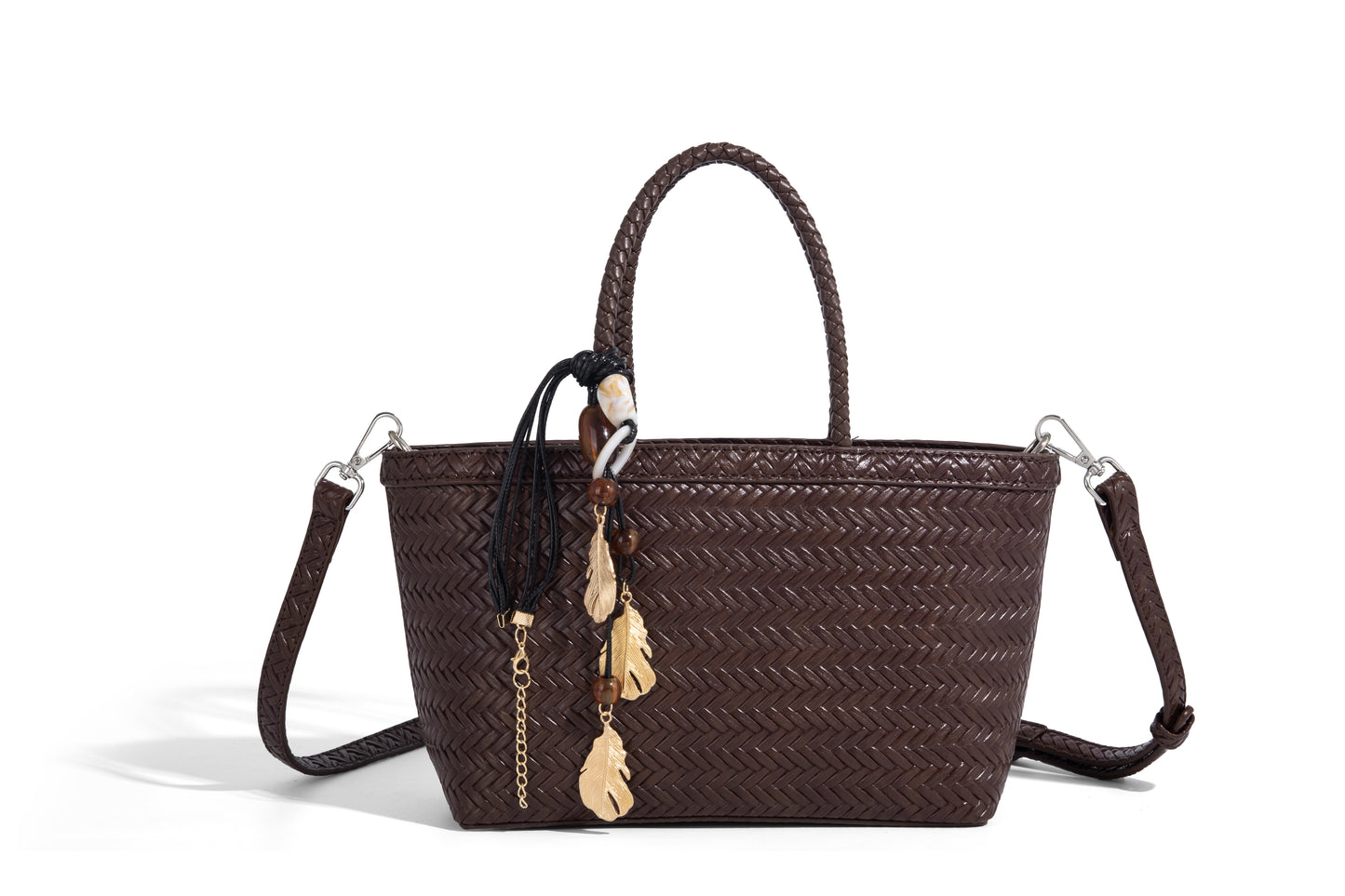 Women woven bucket bag with small removable pouch