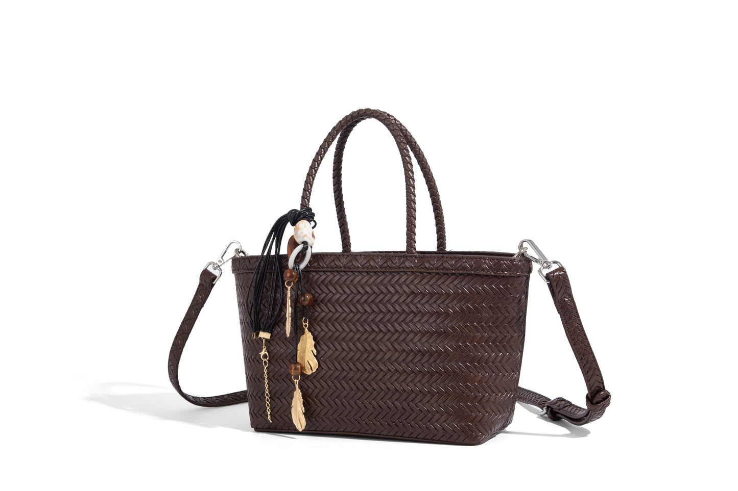 Women woven bucket bag with small removable pouch