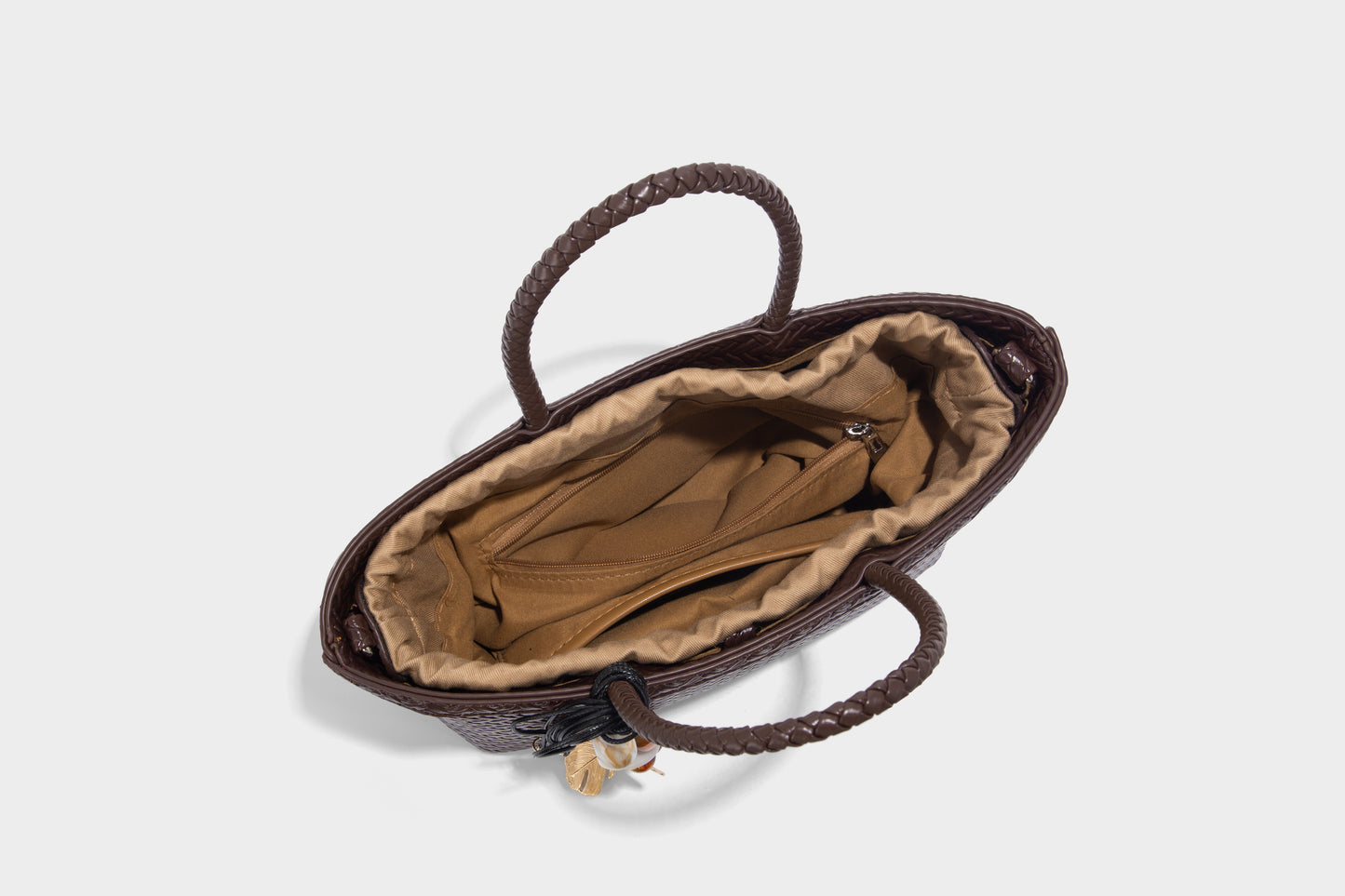 Women woven bucket bag with small removable pouch